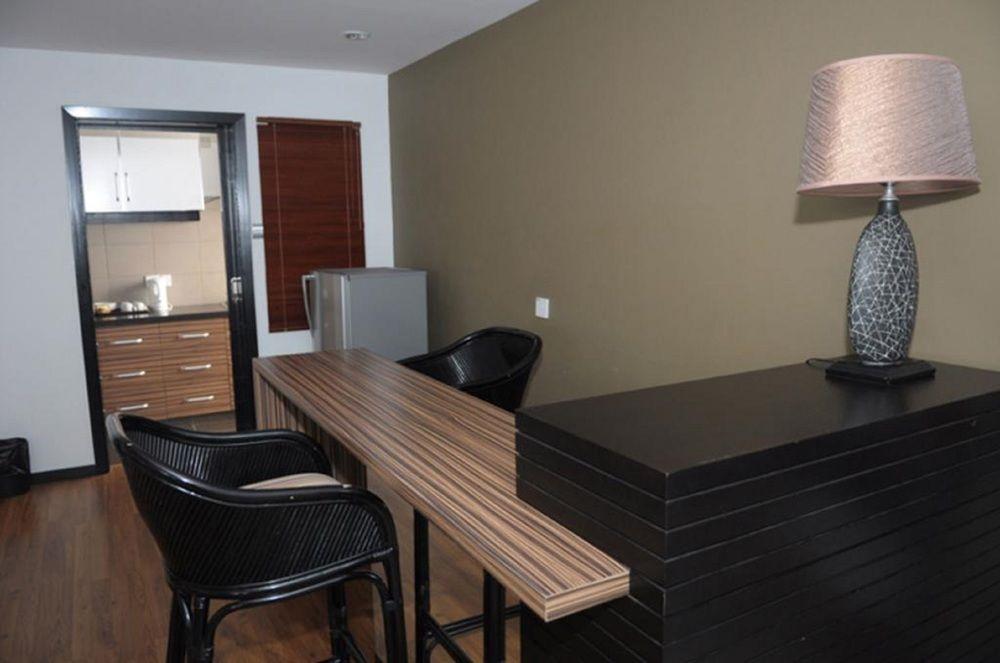 Likas Square Apartment Hotel Kota Kinabalu Ngoại thất bức ảnh