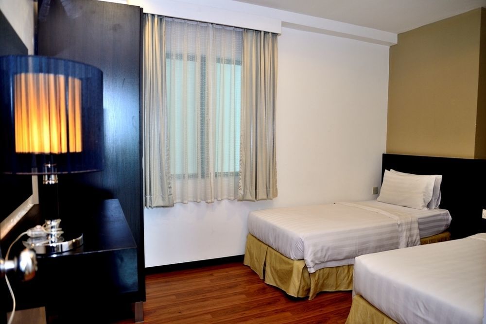 Likas Square Apartment Hotel Kota Kinabalu Ngoại thất bức ảnh
