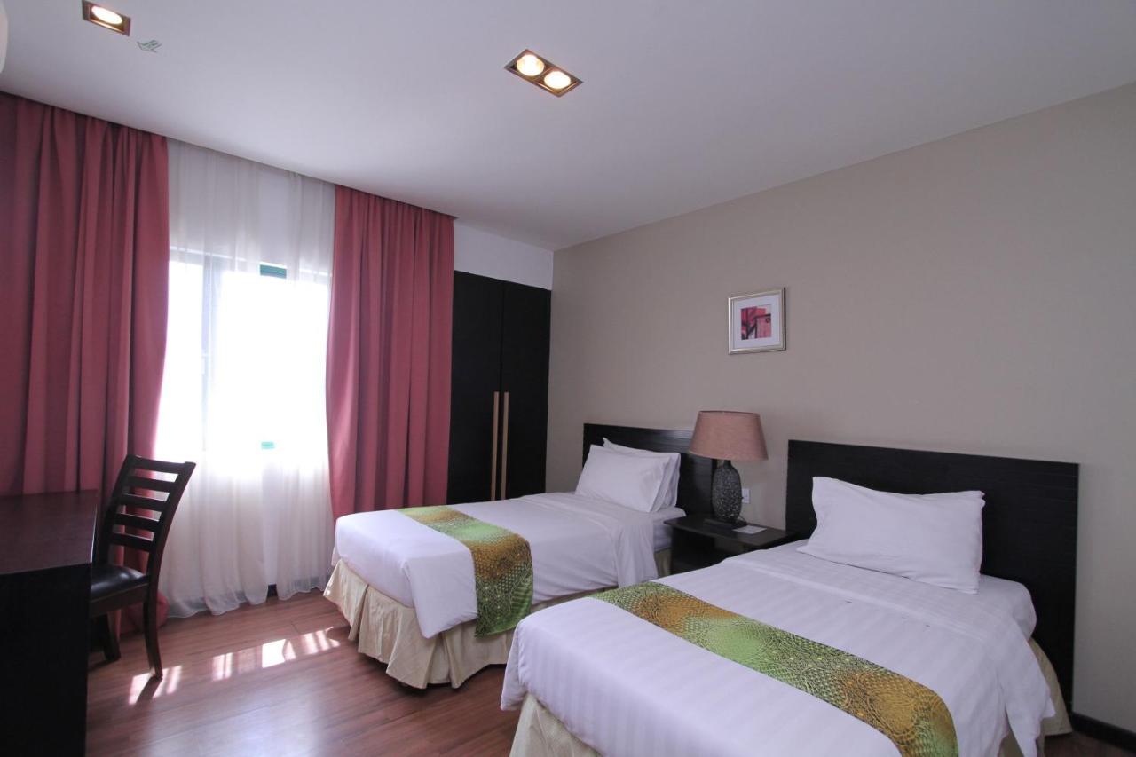 Likas Square Apartment Hotel Kota Kinabalu Ngoại thất bức ảnh