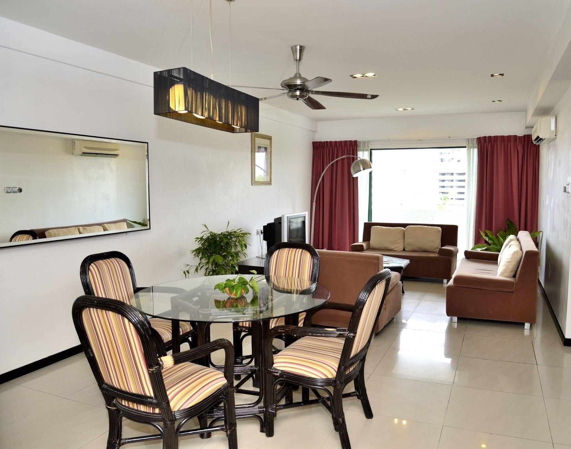 Likas Square Apartment Hotel Kota Kinabalu Ngoại thất bức ảnh