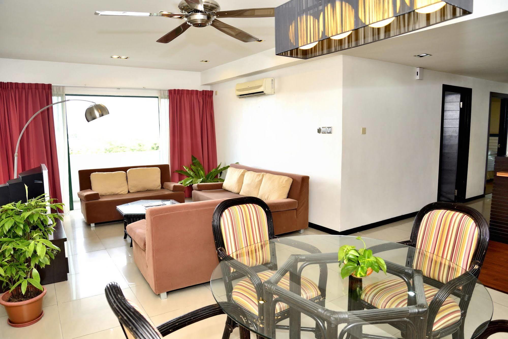 Likas Square Apartment Hotel Kota Kinabalu Ngoại thất bức ảnh