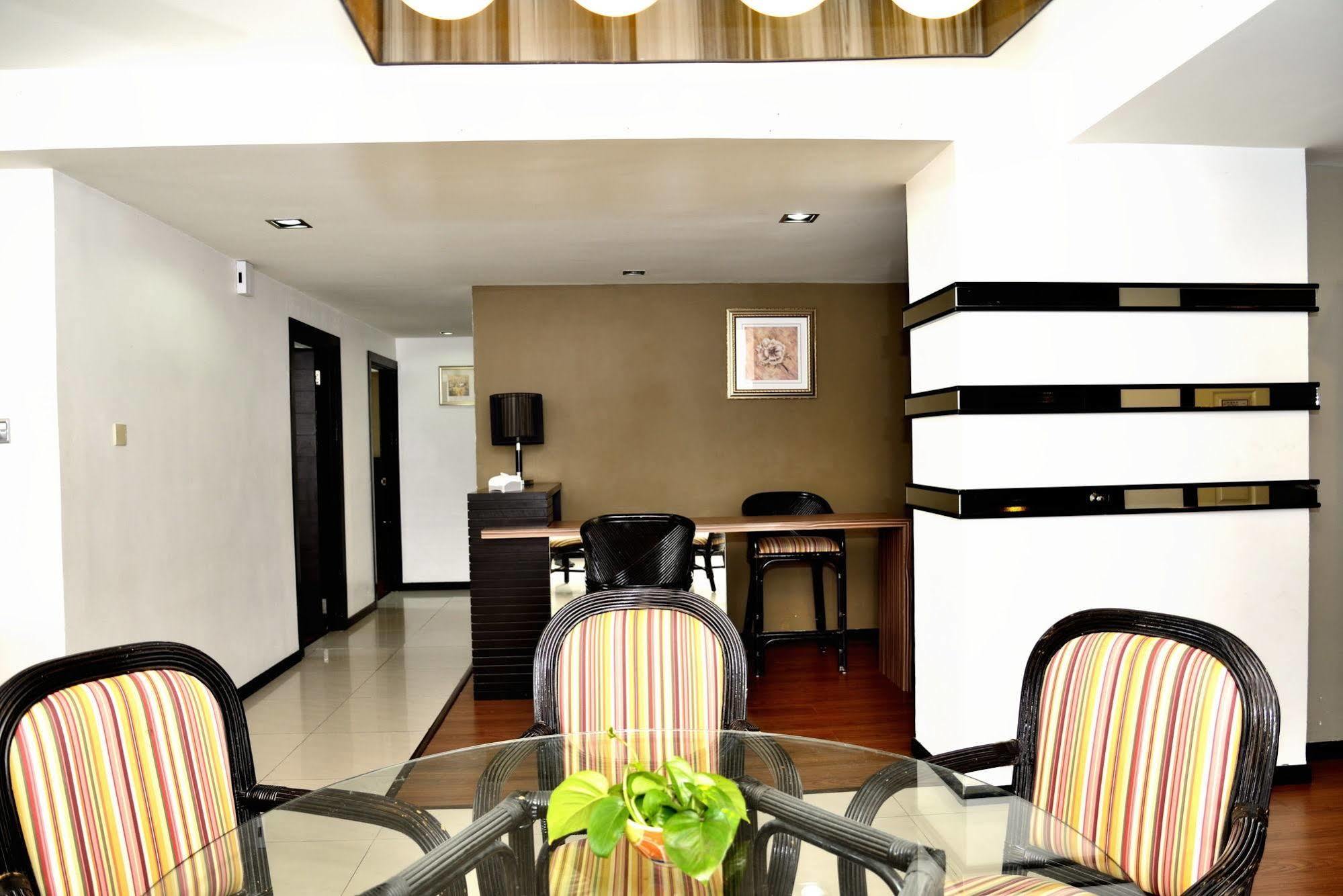 Likas Square Apartment Hotel Kota Kinabalu Ngoại thất bức ảnh