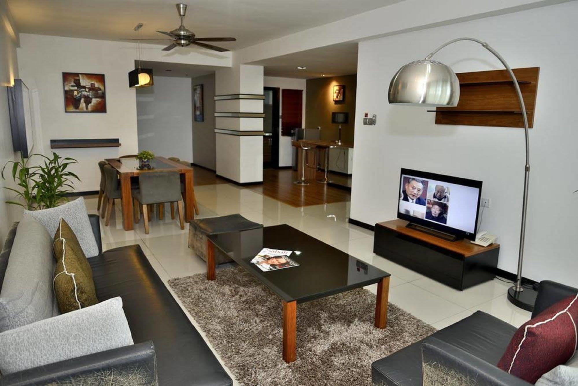 Likas Square Apartment Hotel Kota Kinabalu Ngoại thất bức ảnh