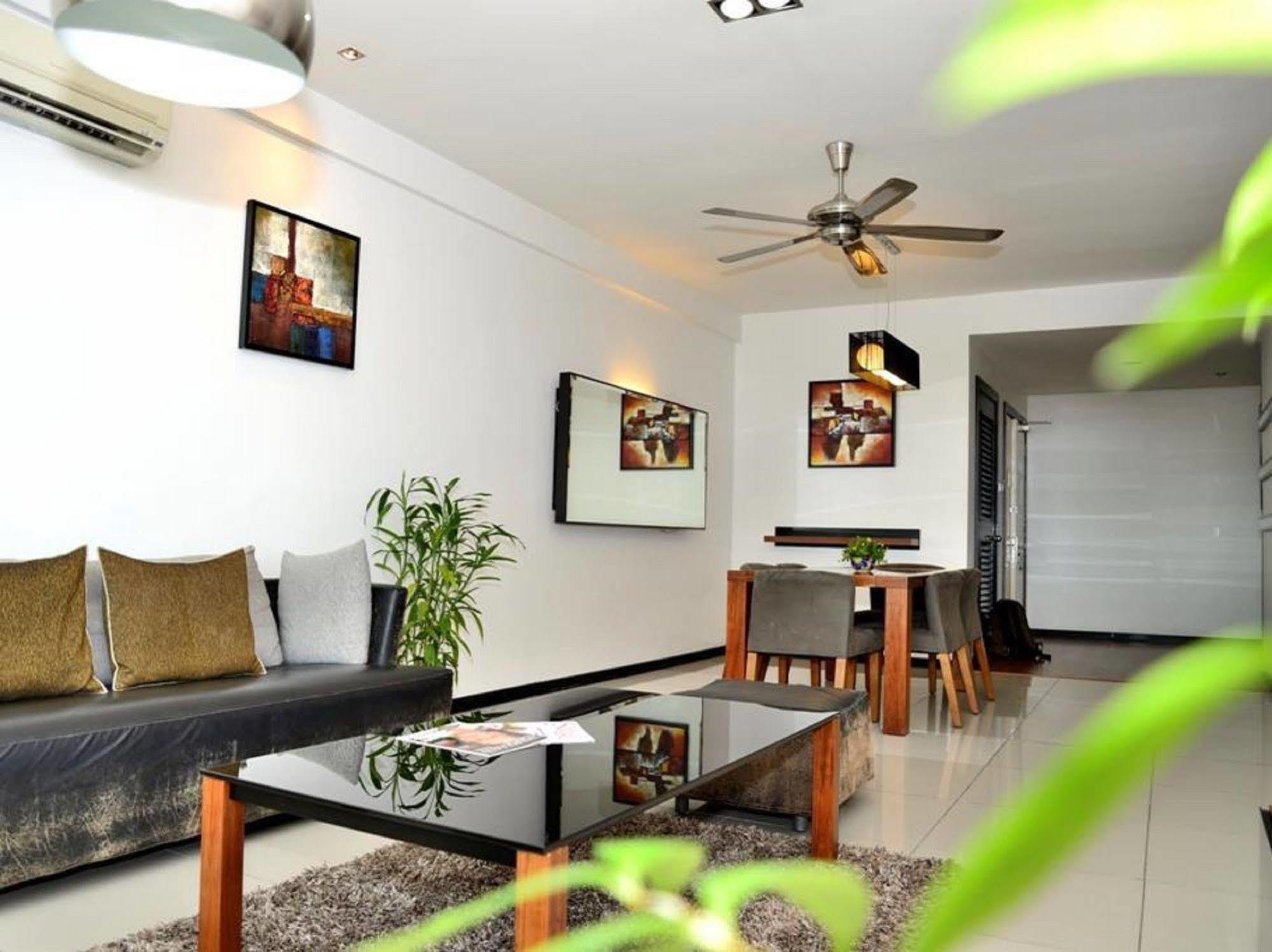 Likas Square Apartment Hotel Kota Kinabalu Ngoại thất bức ảnh