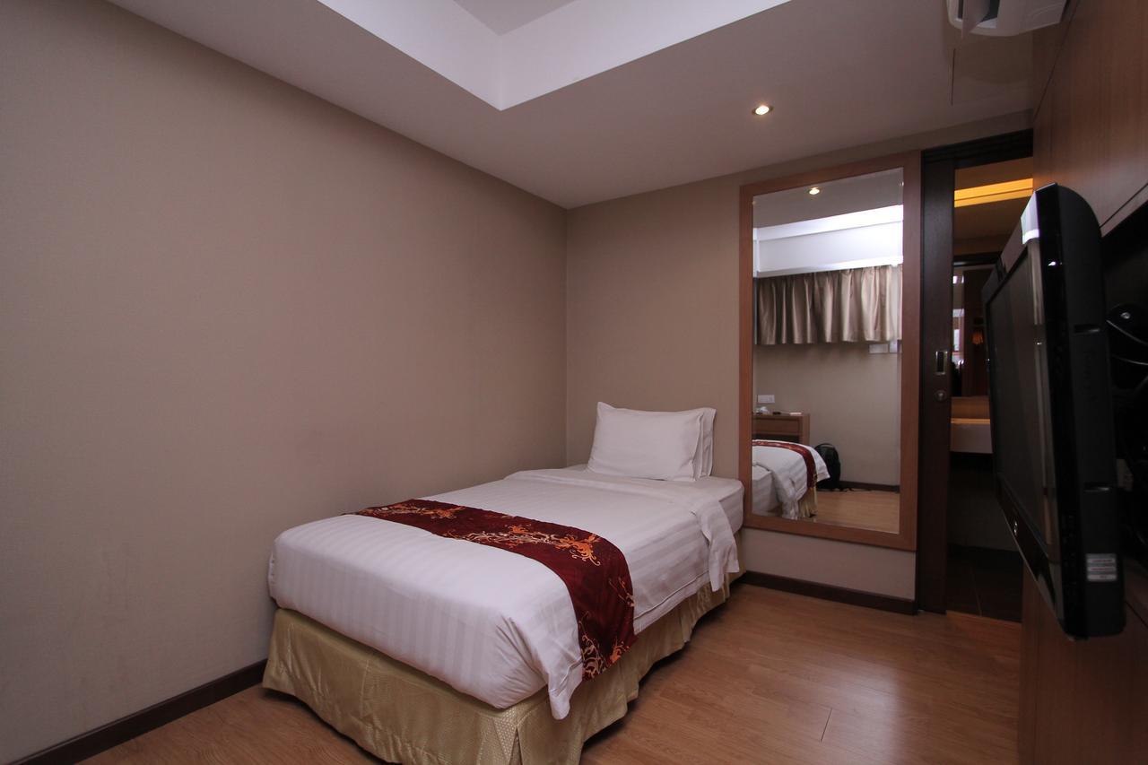 Likas Square Apartment Hotel Kota Kinabalu Ngoại thất bức ảnh